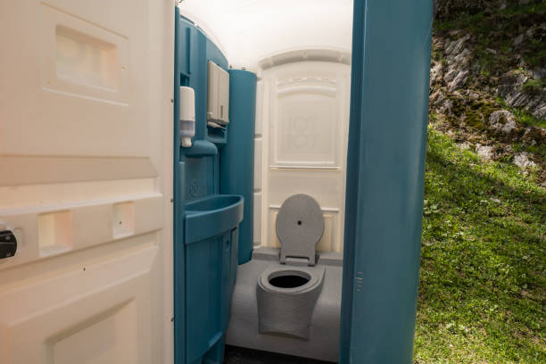 Best Portable bathroom rental  in Lynnville, IN