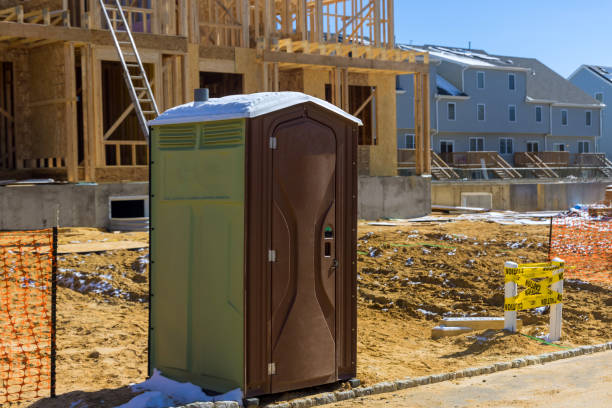 Best Porta potty delivery and setup  in Lynnville, IN